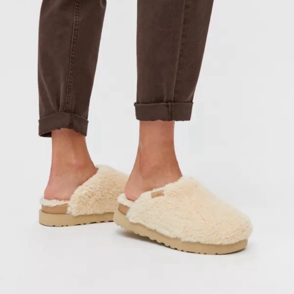 UGG Fuzz Sugar Slide Natural Color